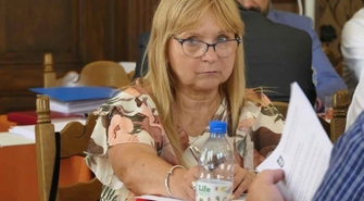 Transfer radnej ze ścieżką rowerową w tle