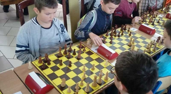 Młodzi szachiści Hetmana