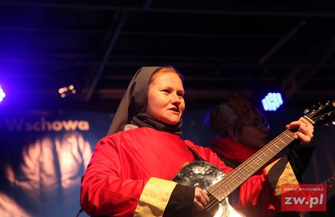 Orszak Trzech Króli we Wschowie i wspólne kolędowanie wiernych ze wszystkich parafii
