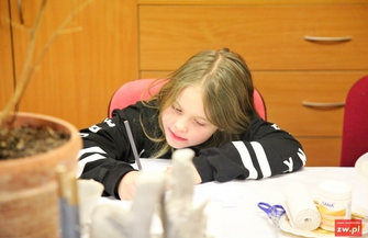 Uczestnicy opowiadają o zajęciach w pracowni plastycznej CKiR