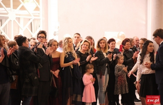 Maturzyści z Zana bawią się na studniówce