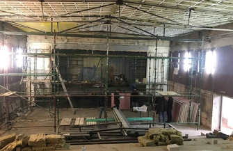 Kabina operatora kina zamontowana