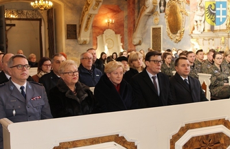 Uroczyste odsłonięcie tablicy w Staszicu