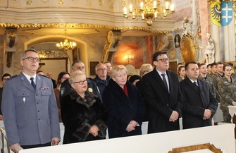 Uroczyste odsłonięcie tablicy w Staszicu