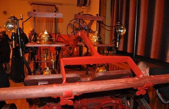 Zaprezentowano odrestaurowaną zabytkową sikawkę konną