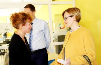 Burmistrzowie spotkali się ze strajkującymi nauczycielami