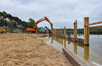 Oglądaliśmy prace na nowej plaży