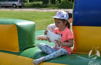 Najmłodsi świętowali nad jeziorem