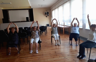 Aktywni seniorzy z klubu Senior