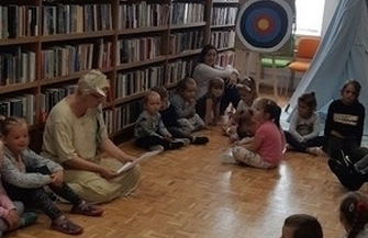 Dzieci zamieniły się w Indian