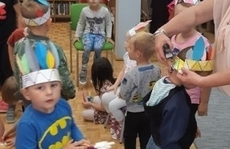 Dzieci zamieniły się w Indian