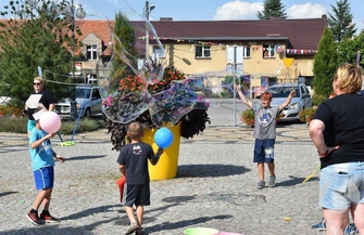 Happening z okazji 100-lecia działalności Polskiego Czerwonego Krzyża