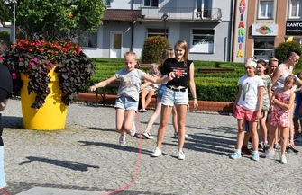 Happening z okazji 100-lecia działalności Polskiego Czerwonego Krzyża