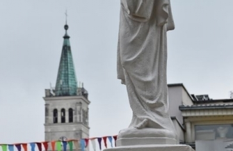Nowe figury świętych w Sławie