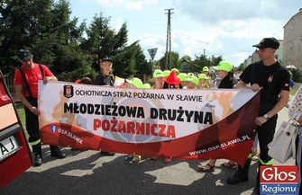 Kolorowy korowód na ulicach Sławy