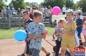 Kolorowy korowód na ulicach Sławy