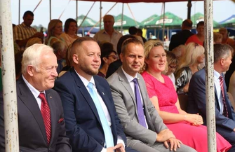 Fantastyczna bezpieczna zabawa na Dożynkach Gminnych w Karowie