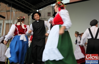 Artyści na scenie podczas Europejskich Dni Dziedzictwa - FILM