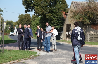Umowa podpisana. Będzie remont drogi i chodnik