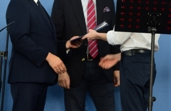 Wręczenie certyfikatów