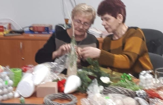 Świąteczne warsztaty rękodzieła w Klubie Senior