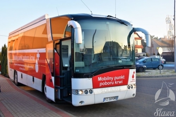 Mobilny punkt poboru krwi czeka na krwiodawców