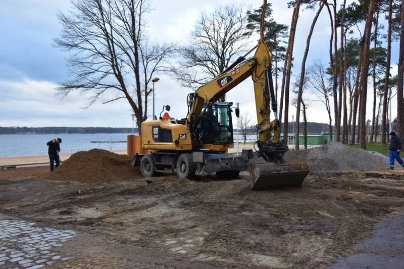 Budowa nowej plaży na ostatniej prostej