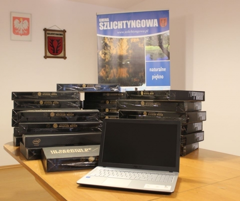 Gmina Szlichtyngowa zakupiła laptopy dla uczniów