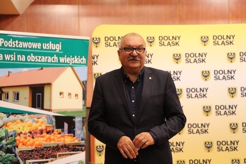 Marszałek wręczył promesę