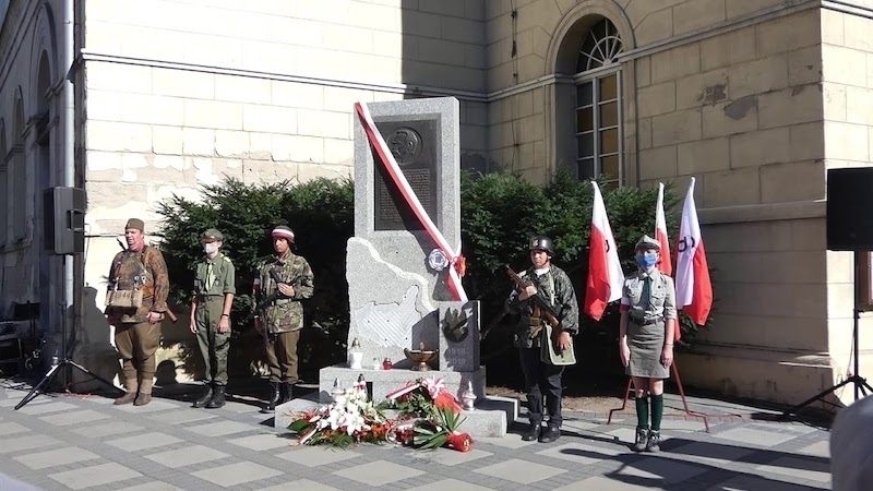 Starosta na obchodach 76.rocznicy Wybuchu Powstania Warszawskiego