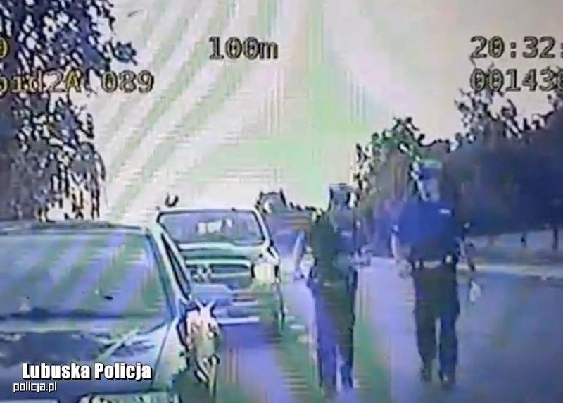Kobieta miała problemy z oddychaniem. Dzięki policyjnej eskorcie szybko dotarła do szpitala