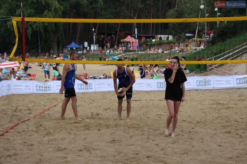 Turniej piłki siatkowej na plaży w Lginiu FOTO