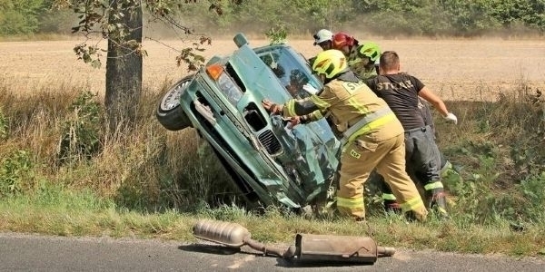 Zdarzenie drogowe na trasie Stare Strącze - Krzepielów