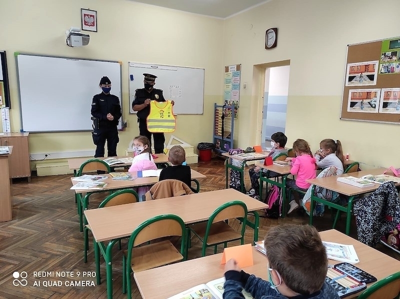 Kamizelki odblaskowe dla wszystkich uczniów klas I szkół podstawowych