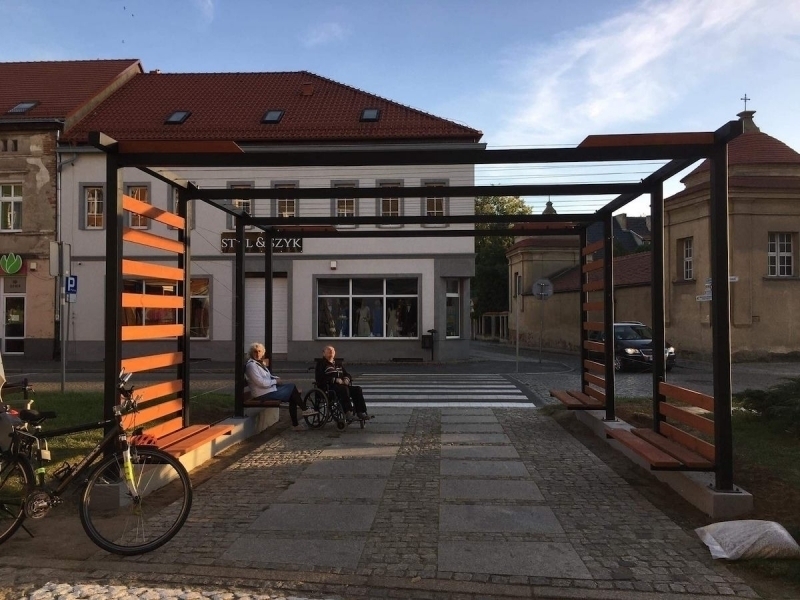 Pergola na ul. Niepodległości