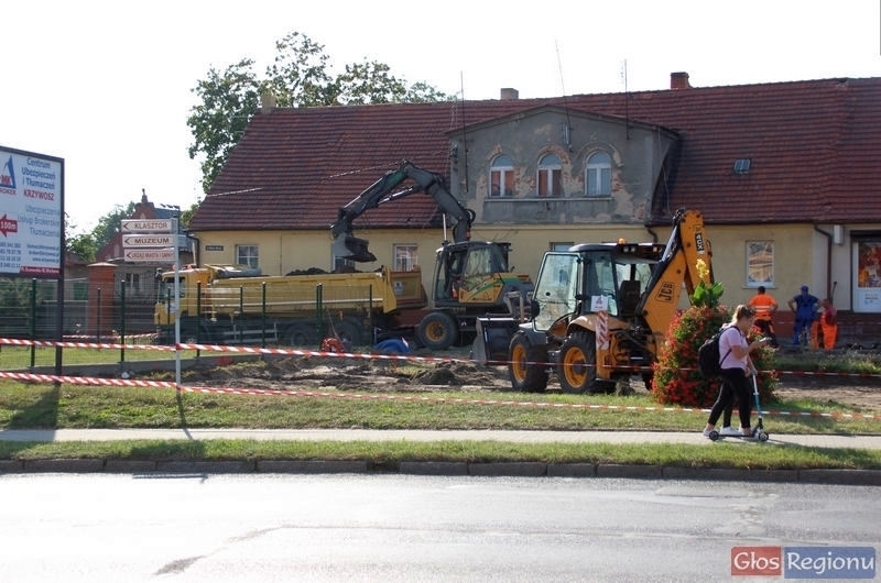 Nowy Rynek - ruszyły prace budowlano-remontowe ZDJĘCIA