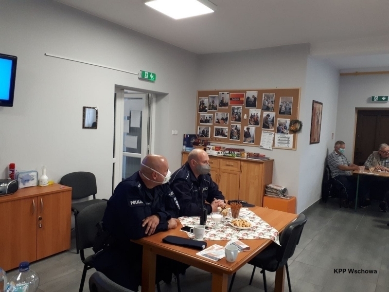 Policjanci spotkali sięz seniorami ze Szlichtyngowej ZDJĘCIA