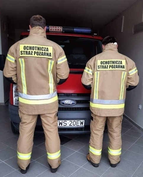 Nowe umundurowanie dla OSP Gola ZDJĘCIA