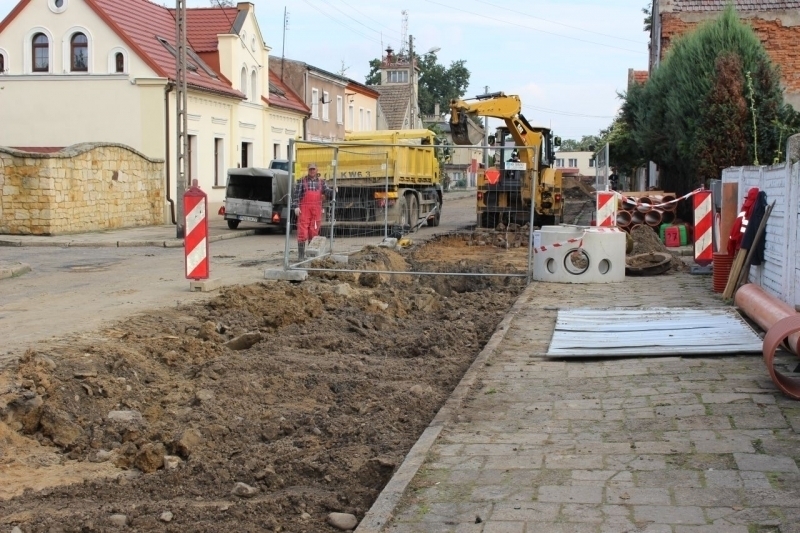 Ruszyły prace remontowe na ul. Pułaskiego ZDJĘCIA