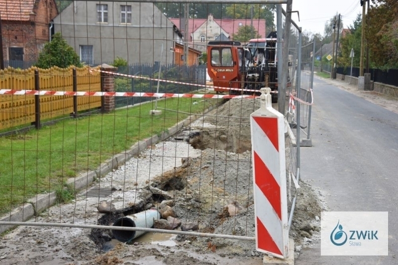 Prace przy sieci wodno-kanalizacyjnej w Krążkowie