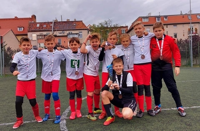 Piłkarze z SP2 na podium Lubuskiej Olimpiady ZDJĘCIA
