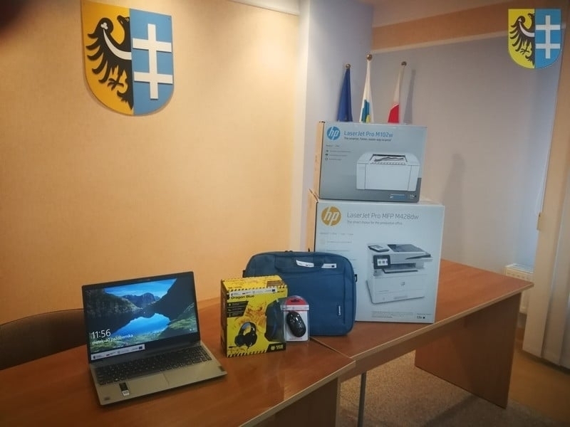 Sprzęt komputerowy dla rodzin zastępczych i domów dziecka