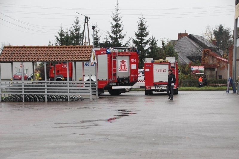 TIR uderzyłw ścianęmarketu ZDJĘCIA