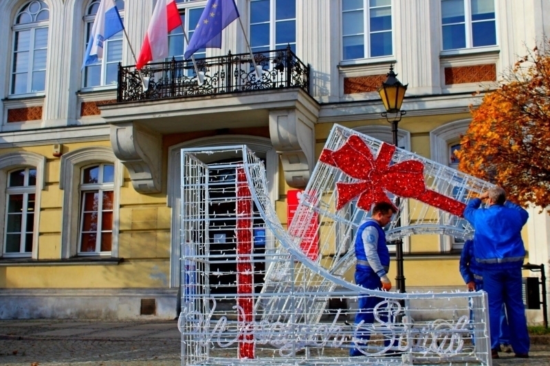 Pierwsze ozdoby jużna ulicach ZDJĘCIA