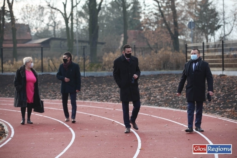 Boisko lekkoatletyczne przy 1 LO uroczyście otwarte