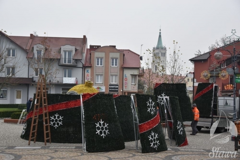 Sławski rynek w świątecznej scenerii