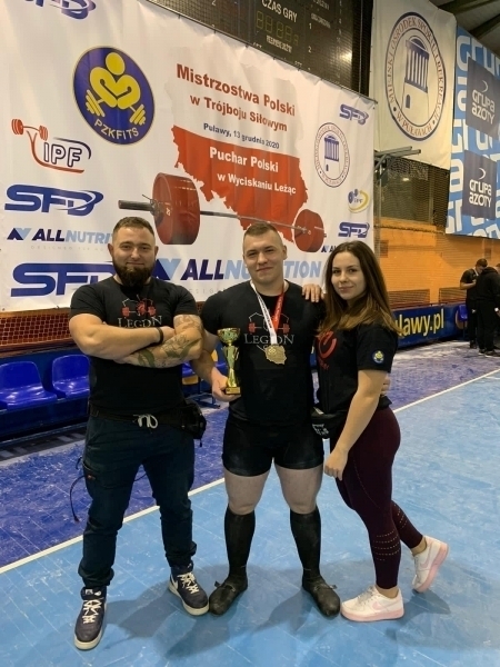 Jakub Krakowian Mistrzem Polski w Trójboju Siłowym Sprzętowym