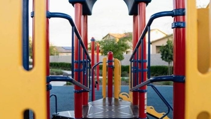 Place zabaw i siłownie w Górze