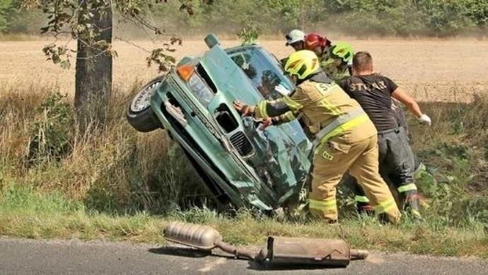 Zdarzenie drogowe na trasie Stare Strącze - Krzepielów