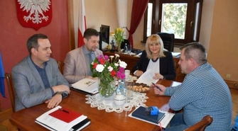 Podpisano umowę na budowę chodnika